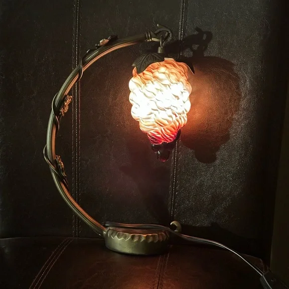 Vintage Grape Cluster Table Lamp - Picture 2 of 7